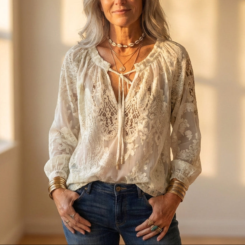 Blouse avec dentelle brodée et lien sur le devant
