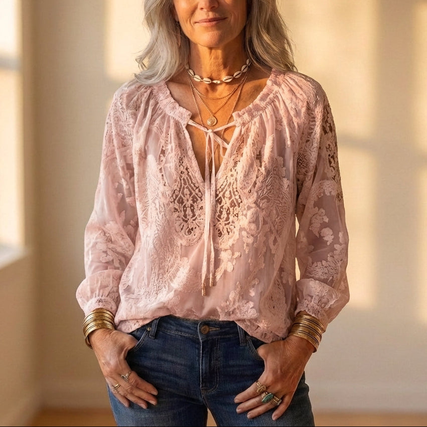 Blouse avec dentelle brodée et lien sur le devant