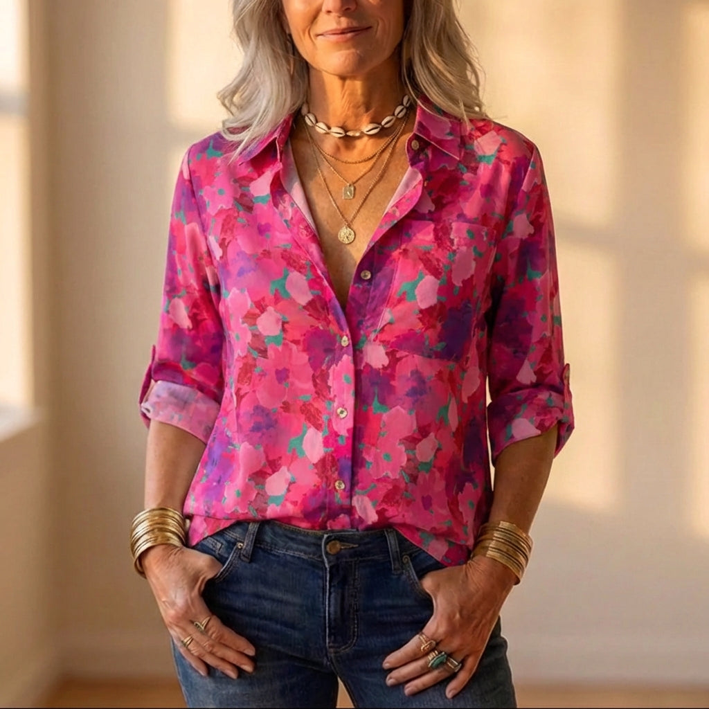 Satinhemd mit Knöpfen und rosa abstraktem Blumendruck